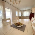 f7df5f85 189d 46ee a351 8f1751a34b85